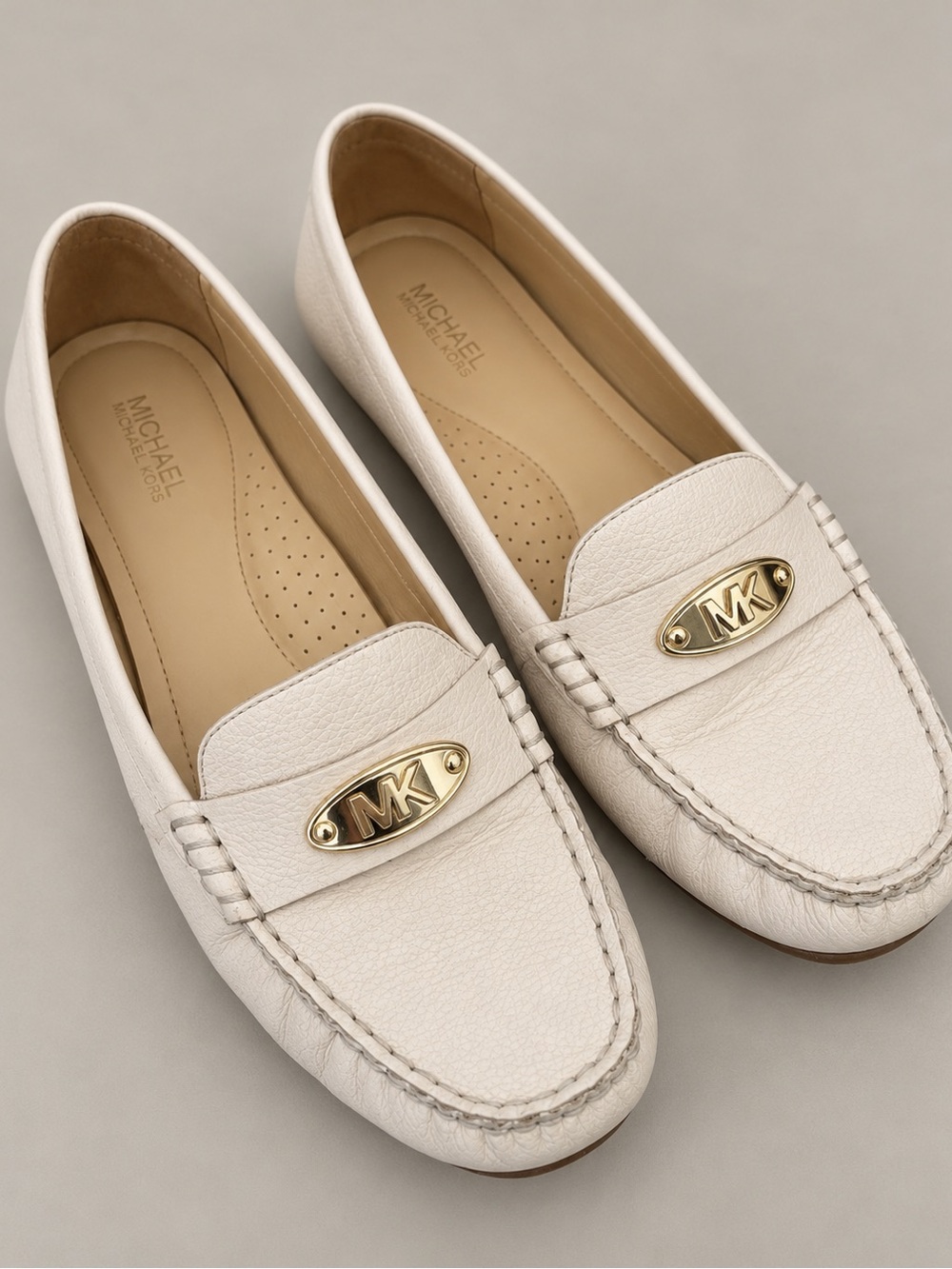 Michael Kors Cream Leather Logo Loafers – Size 7.5